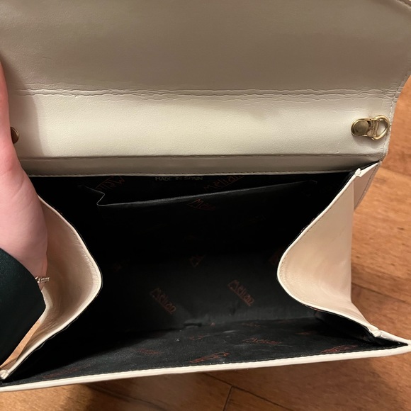 💕LIGHT PINK CLUTCH💕 - Picture 3 of 3